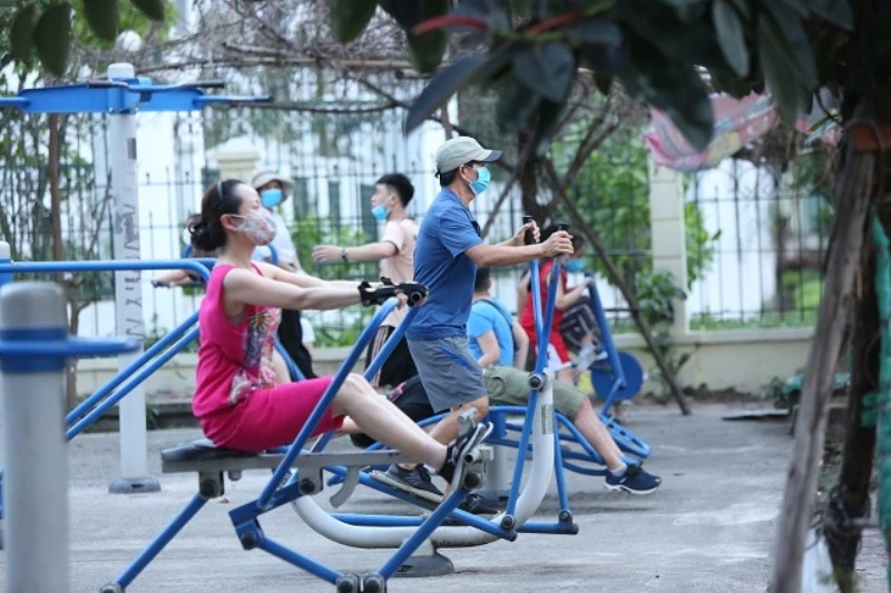 Từ 0 giờ ngày 26-6, Hà Nội cho phép các hoạt động thể dục, thể thao ngoài trời (nhưng không quá 20 người một khu vực).