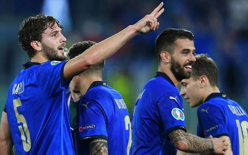 Italy không chỉ xuất sắc trong tấn công mà còn chắc chắn khi phòng thủ. (Ảnh: SportTimes)