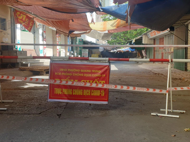 Chợ Quang Trung ở phường Quang Trung (TP Vinh) tạm dừng hoạt động.