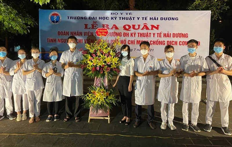 Hơn 300 sinh viên Đại học Kỹ thuật y tế Hải Dương tình nguyện vào TP Hồ Chí Minh chống dịch