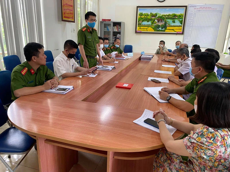 Công an phường Liễu Giai (quận Ba Đình, Hà Nội) tổ chức Hội nghị tuyên truyền việc thi hành Luật Cư trú năm 2020 tới các Tổ trưởng dân phố, Bí thư chi bộ, Trưởng công tác mặt trận...