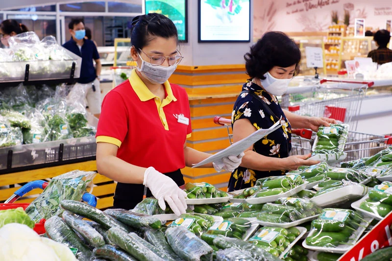 Thị trường bán lẻ đang là “cuộc chơi” của các doanh nghiệp nội.