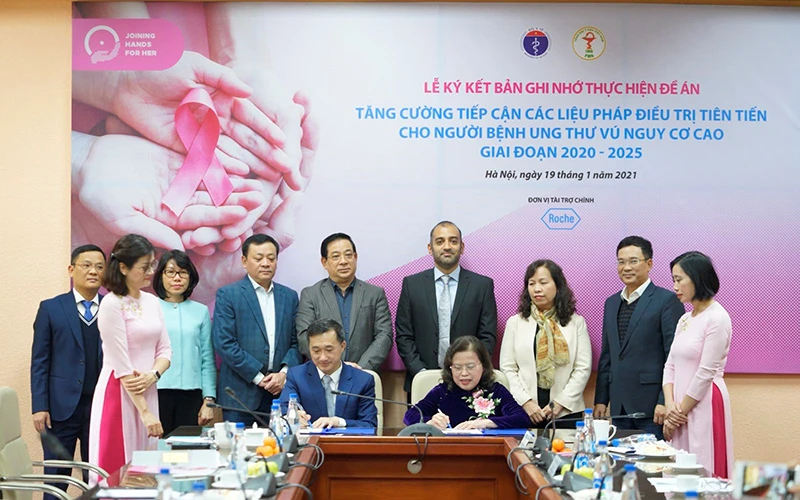 Nhiều hỗ trợ tích cực cho ngành y tế Việt Nam