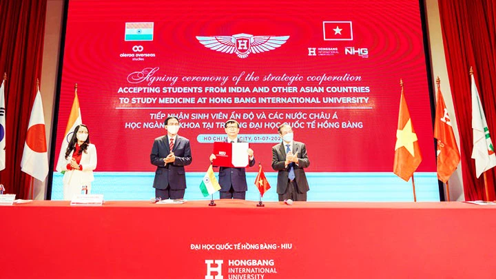 Trường đại học quốc tế Hồng Bàng ký kết hợp tác chiến lược
