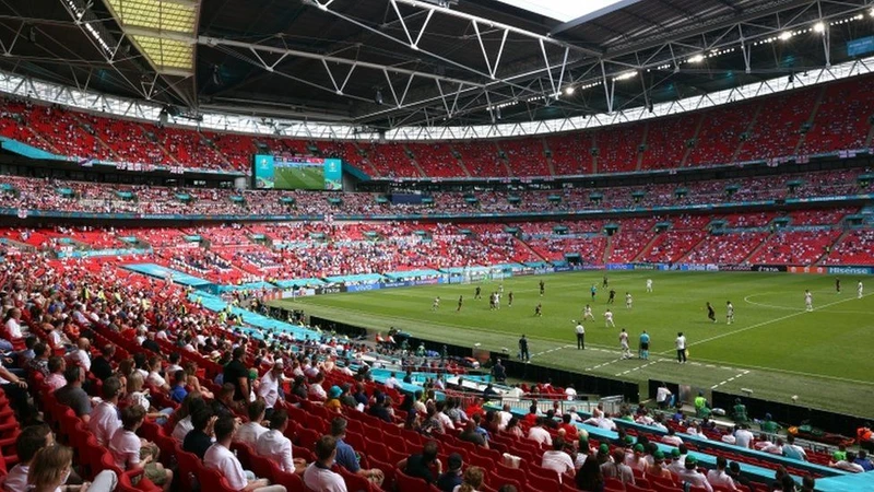 Sân Wembley mở cửa đón khán giả tới xem đại chiến Đức vs Anh hôm 29/6. (Ảnh: Getty)