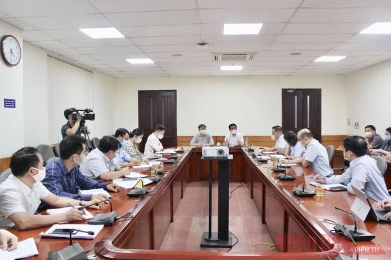Bộ trưởng Công thương Nguyễn Hồng Diên giao nhiệm vụ cho Ban chỉ đạo.