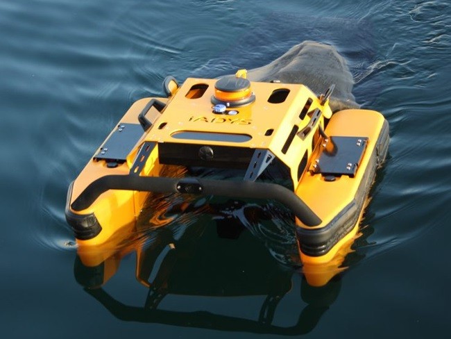 Jellyfishbot được sản xuất bởi IADYS, công ty do Nicolas Carlesi, người có bằng tiến sĩ về robot dưới biển sáng lập. Ảnh: IADYS.