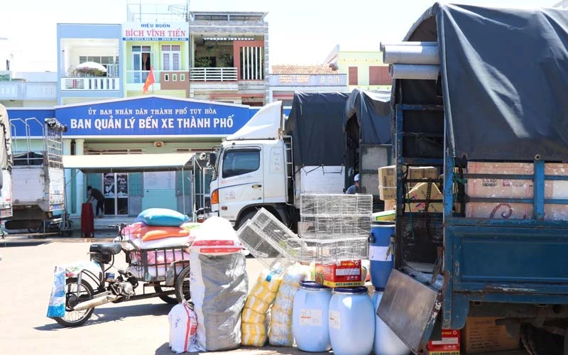 Từ 14 giờ ngày 10/7 thành phố Tuy Hoà tạm dừng hoạt động vận chuyển hàng hoá tại bến xe nội tỉnh.