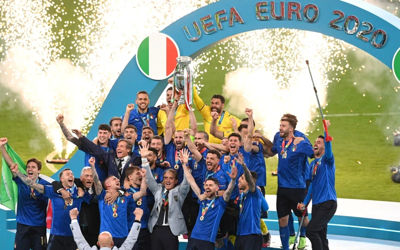 Italia giành chức vô địch EURO lần đầu tiên sau 53 năm. (Ảnh: UEFA)