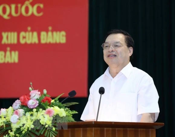 Ông Lê Mạnh Hùng, nguyên Phó Trưởng Ban Tuyên giáo Trung ương giới thiệu chuyên đề tại hội nghị. (Ảnh: Phương Hoa/TTXVN)