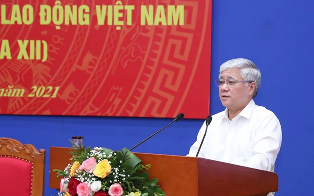 Đồng chí Đỗ Văn Chiến phát biểu tại hội nghị.