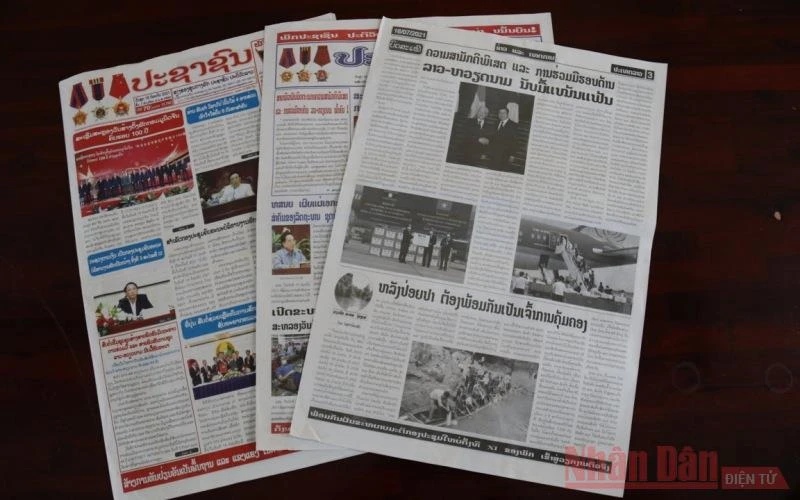 Báo chí Lào ngày 16/7 đăng nhiều bài ca ngợi quan hệ Việt Nam - Lào.