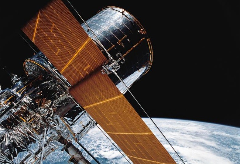 Kính viễn vọng không gian Hubble được chụp năm 1990. Ảnh: NASA.