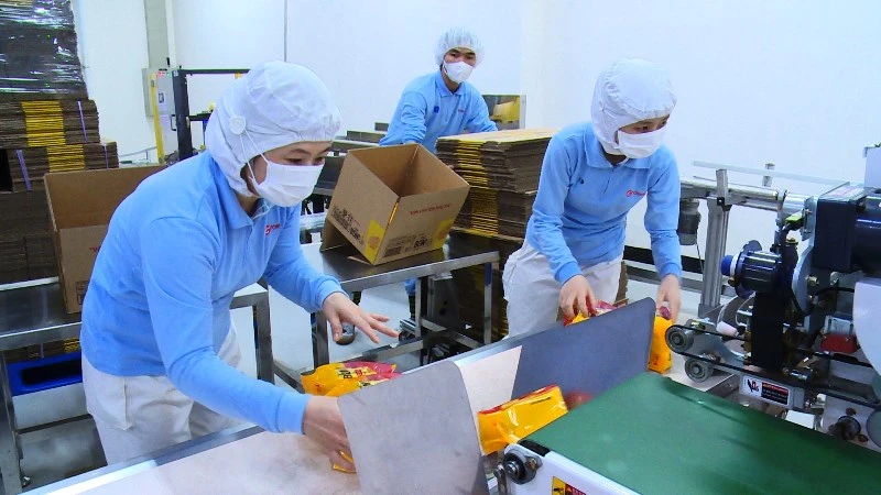 Công ty TNHH Thực phẩm Orion Vina (Khu công nghiệp Mỹ Phước 2, thị xã Bến Cát, tỉnh Bình Dương) thực hiện “ba tại chỗ” để hoạt động sản xuất và phòng, chống dịch.