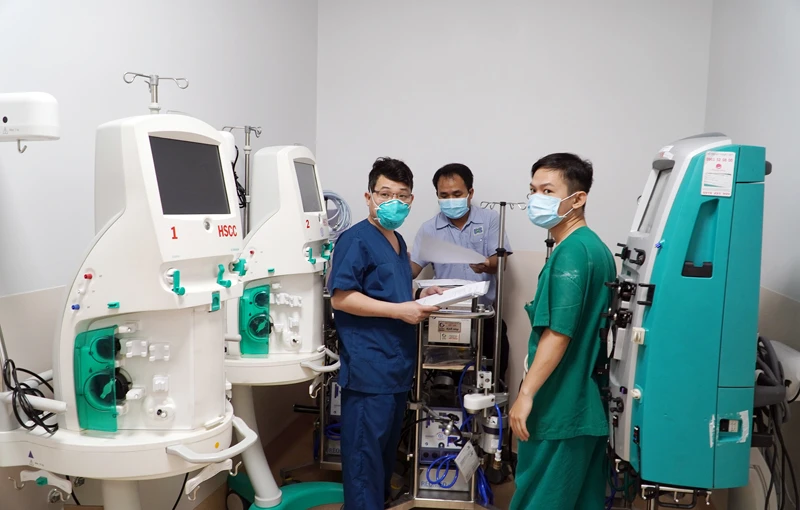 Trang thiết bị y tế phục vụ điều trị bệnh nhân tại Bệnh viện Hồi sức Covid-19, TP Hồ Chí Minh. 