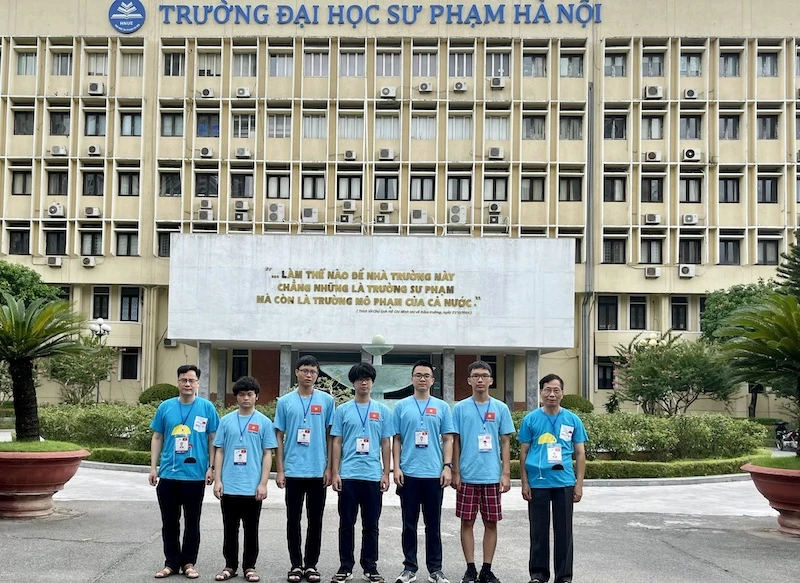 Đội tuyển quốc gia Việt Nam tham dự Olympic Vật lý quốc tế 2021 