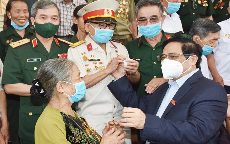 Thủ tướng Phạm Minh Chính gặp mặt đại biểu người có công với cách mạng