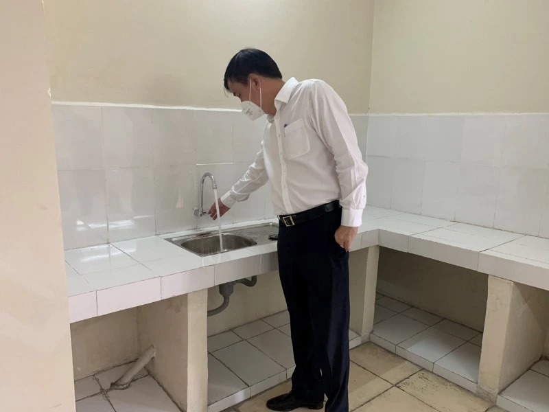 Nước sạch được Sawaco thi công, cấp vào Bệnh viện dã chiến số 4 ở khu tái định cư 30ha Vĩnh Lộc B, huyện Bình Chánh. 