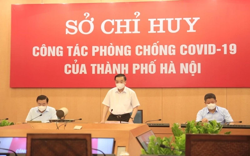 Chủ tịch UBND thành phố Hà Nội Chu Ngọc Anh chủ trì cuộc họp chiều 24-7.