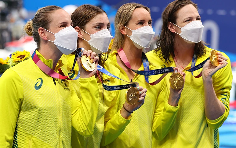 Đội tuyển bơi nữ Australia lập kỷ lục thế giới nội dung 4x100 m tự do. Ảnh: REUTERS