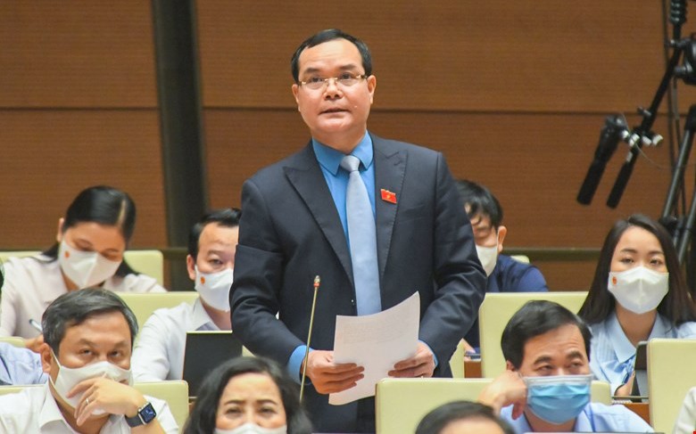 Chủ tịch Tổng Liên đoàn Lao động Việt Nam tham luận tại hội trường.