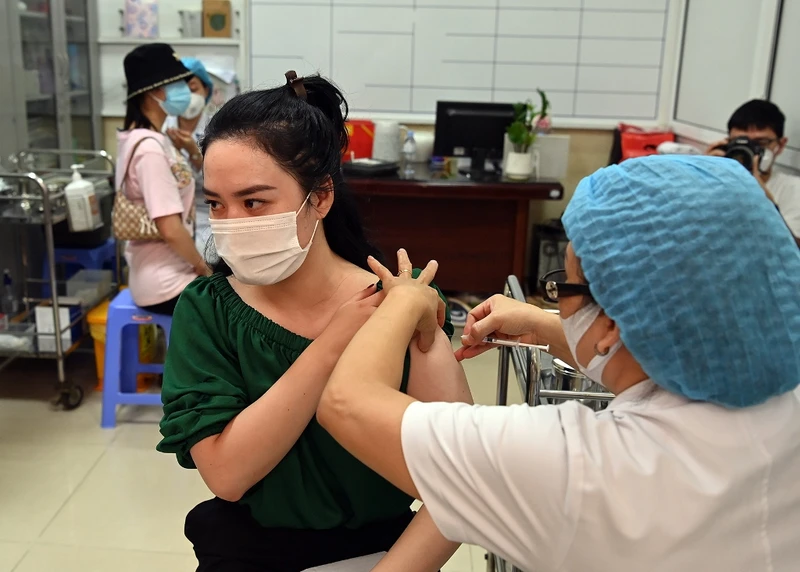 Triển khai tiêm vaccine phòng Covid-19 trên diện rộng tại Hà Nội