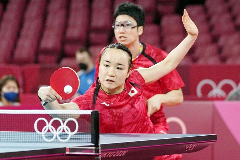 Cặp VĐV Jun Mizutani và Mima Ito giúp Nhật Bản lần đầu đoạt HCV Olympic bóng bàn nội dung đôi nam nữ. Ảnh:KYODONEWS.NET