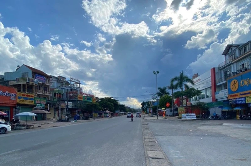 Một góc thị trấn Lương Sơn trước giờ giãn cách xã hội.