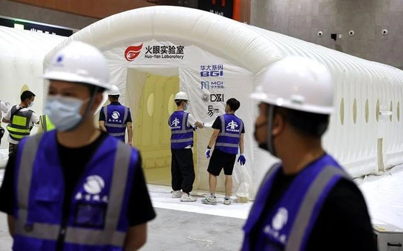 Nhà phao di động xét nghiệm axit nucelic tại Nam Kinh. (Nguồn: chinanews)