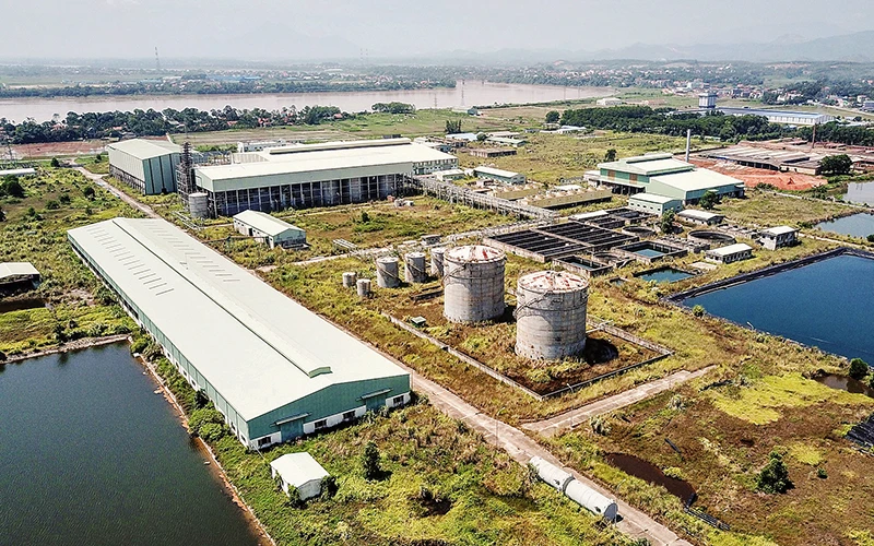 Dự án Ethanol nghìn tỷ ở Phú Thọ trở thành đống rỉ sét. Ảnh | BÁO TUỔI TRẺ