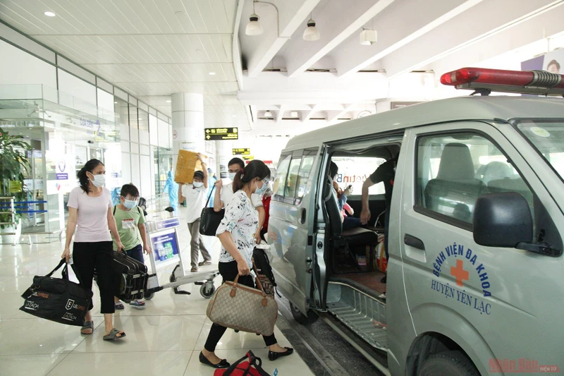 Tỉnh bố trí phương tiện đón công dân trở về ngay tại sân bay Nội Bài.