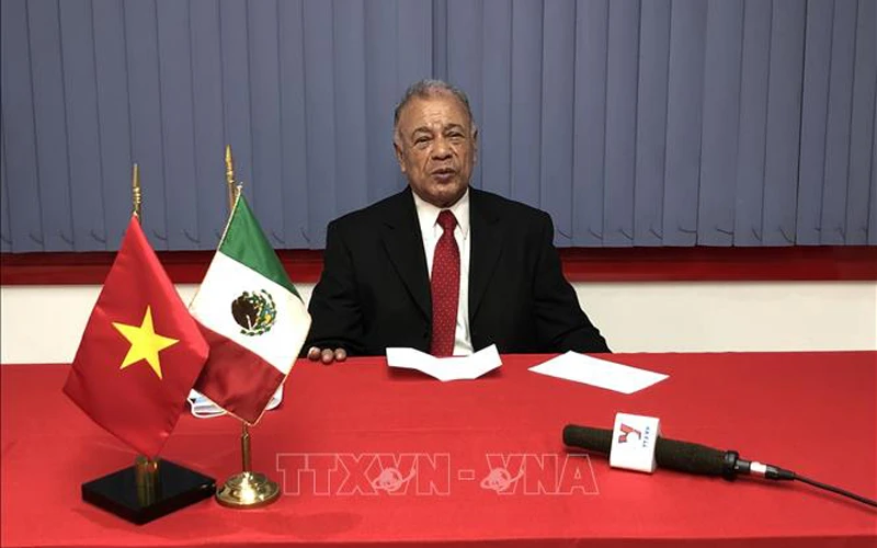 Tổng Bí thư Đảng Lao động Mexico (PT) Alberto Ayana Gutiérrez trả lời phòng vấn TTXVN.