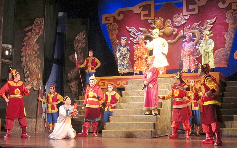 Vở Trung thần (Nhà hát Tuồng Việt Nam) được chọn phát trên “nhà hát truyền hình”. Ảnh: Ðào Anh