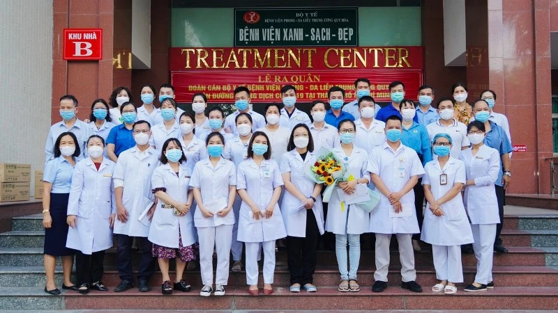 Đoàn 14 người của Bệnh viện Phong - Da liễu Trung ương Quy Hòa tăng cường hỗ trợ TP Hồ Chí Minh chống dịch. 