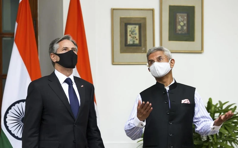 Bộ trưởng Ngoại giao Ấn Độ Subrahmanyam Jaishankar (bên phải) tiếp người đồng cấp Mỹ Antony Blinken tại New Delhi, ngày 28/7. (Ảnh: AP)