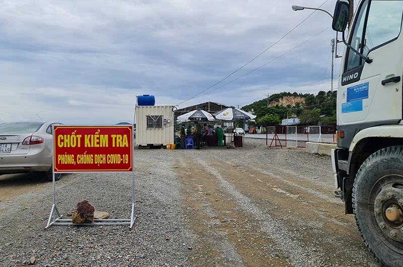 Các cửa ngõ vào tỉnh Kiên Giang đã bị chốt chặn.