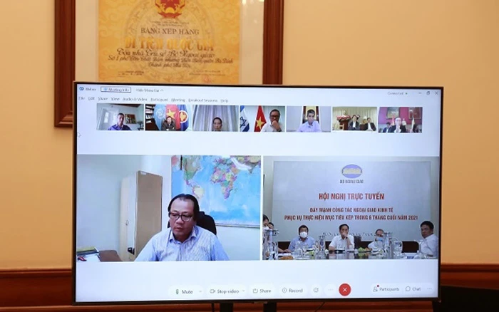 Hội nghị trực tuyến có sự tham gia của 96 Đại sứ, Trưởng Cơ quan đại diện Việt Nam ở nước ngoài. (Ảnh: baoquocte.vn)