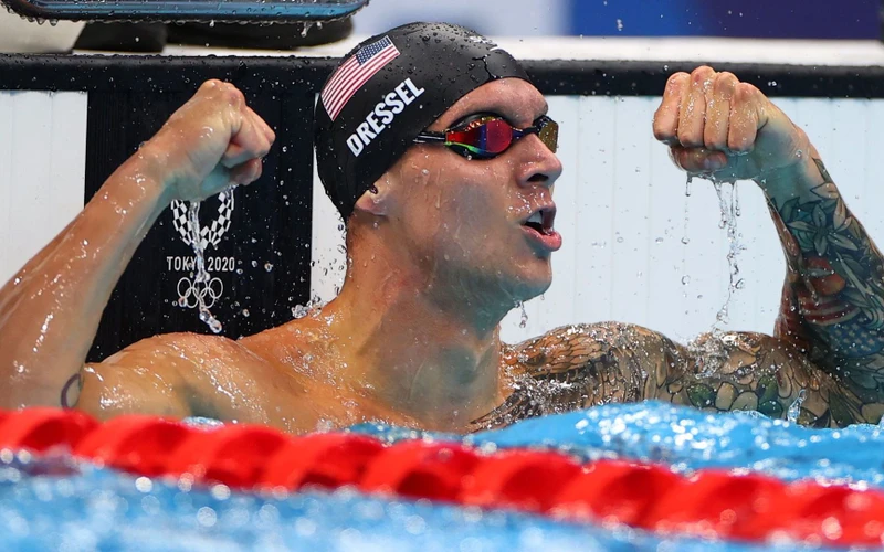 Caeleb Dressel khép lại kỳ Olympic thành công với thêm hai tấm huy chương vàng cho đoàn Mỹ ở môn bơi ngày hôm nay. (Ảnh: Reuters)