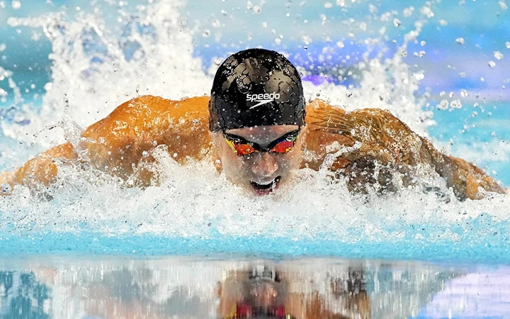 “Kình ngư” Caeleb Dressel giành ba HCV cá nhân, hai HCV đồng đội cùng đội tuyển bơi Mỹ tại Olympic năm nay. Ảnh: JAPAN TIMES