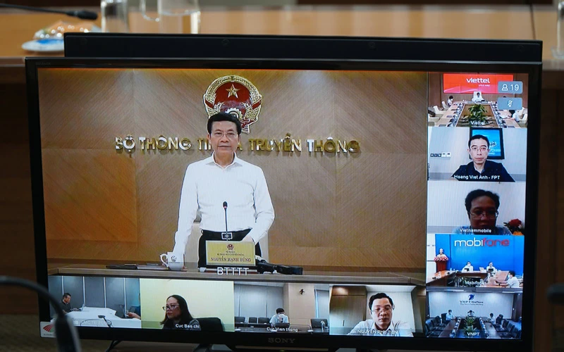 Bộ trưởng Thông tin và Truyền thông Nguyễn Mạnh Hùng phát biểu tại Lễ Công bố được tổ chức theo hình thức trực tuyến. 