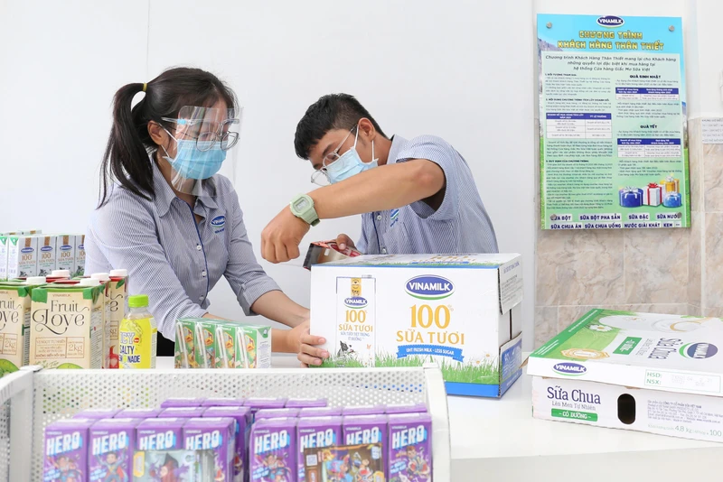 Hệ thống cửa hàng Giấc Mơ Sữa Việt của Vinamilk tăng cường hình thức bán hàng trực tuyến, giao hàng tại nhà để đáp ứng nhu cầu của người dân.
