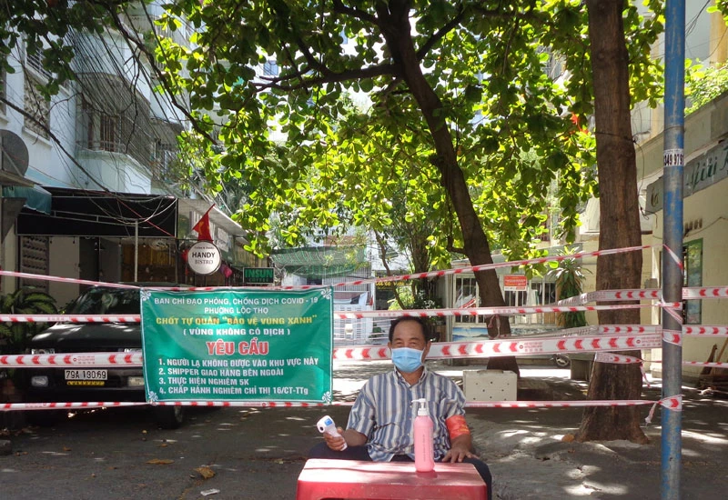 Chốt bảo vệ “vùng xanh” ở phường Lộc Thọ, thành phố Nha Trang.