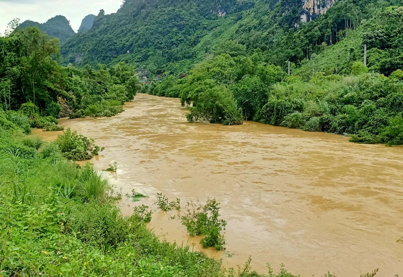Nước các sông chảy qua địa bàn tỉnh Hà Giang đang dâng cao.