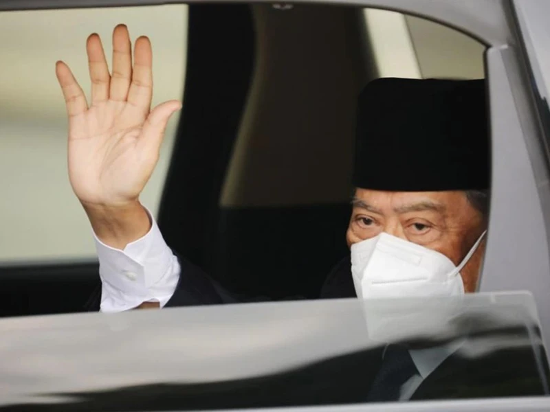 Thủ tướng Muhyiddin Yassin tới Cung điện quốc gia, tại Kuala Lumpur, để gặp Nhà vua, ngày 16/8. (Ảnh: Reuters)