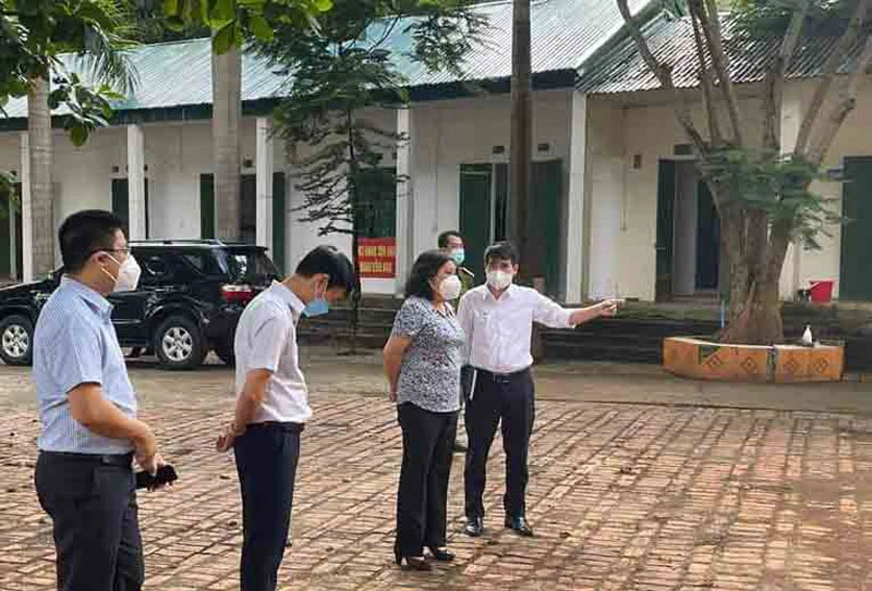 Lãnh đạo UBND tỉnh Sơn La kiểm tra việc chuẩn bị khu cách ly tập trung tại huyện Phù Yên.