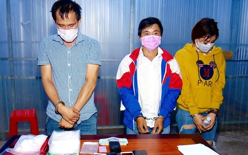 Các đối tượng vận chuyển ma túy bị Công an tỉnh Bạc Liêu bắt giữ.