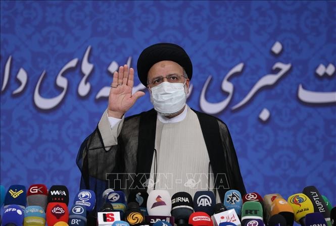 Tổng thống đắc cử Iran Ebrahim Raisi tại cuộc họp báo ở Tehran ngày 21/6/2021. Ảnh: AFP/TTXVN