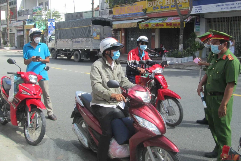 Từ ngày 23/8 đến 30/8, Long An không để người dân rời khỏi nơi cư trú theo đúng phương châm “ai ở đâu ở đó”.