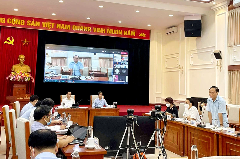 Đại biểu tham dự phát biểu ý kiến tại Hội nghị Giáo dục đại học năm 2021.