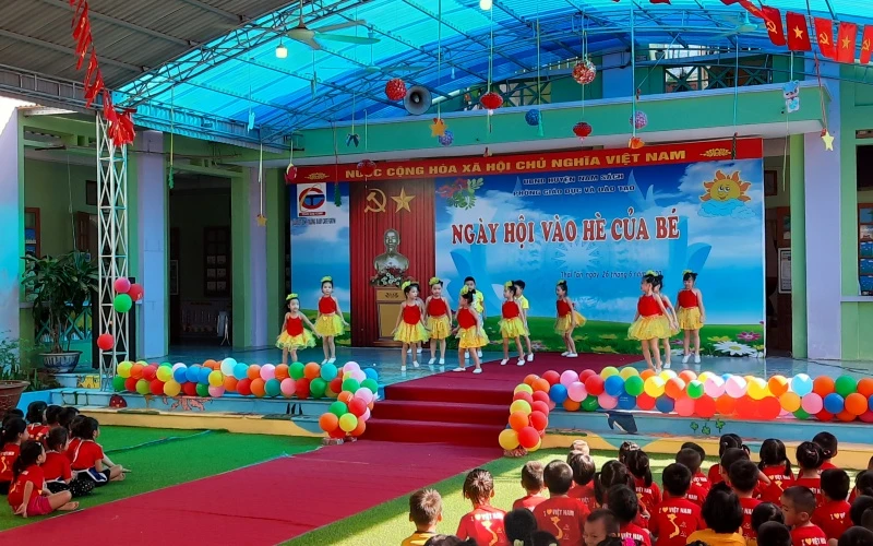 Hoạt động chào hè của học sinh Trường mầm non xã Thái Tân, Nam Sách, Hải Dương. (Ảnh chụp năm 2020)
